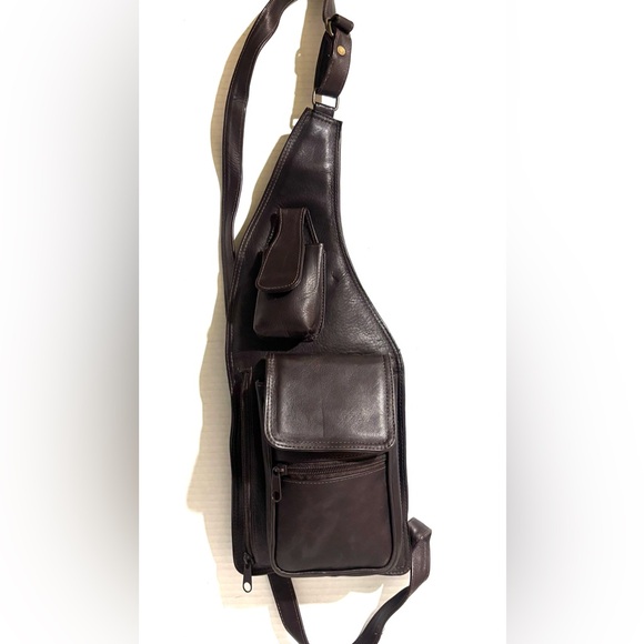 Vintage Handbags - Vintage Dark unsiex Brown Leather Sling shoulder Bag